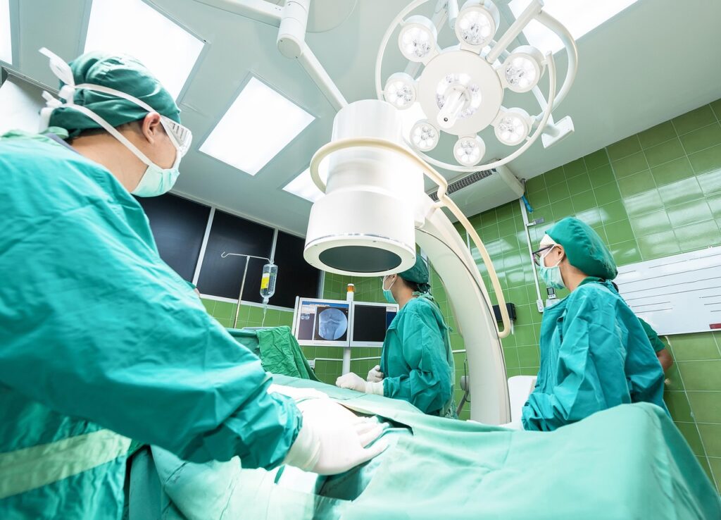 AGA治療に注入治療を追加するべきか、効果やリスクは？