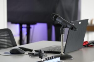 AGA治療はオンラインと対面、どっちが安心なの？